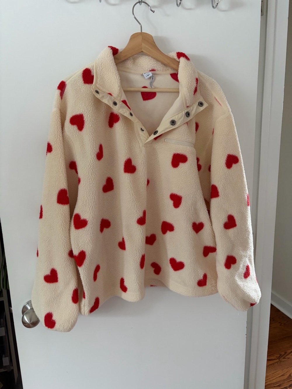 Simons Cozy Cream Sherpa Pullover with Red Heart Print
